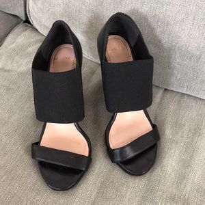 Maiyet black and brown heels